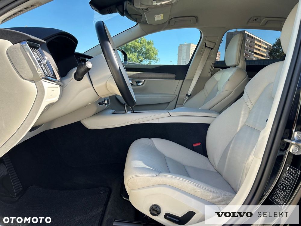 Volvo V90 Cross Country - 11