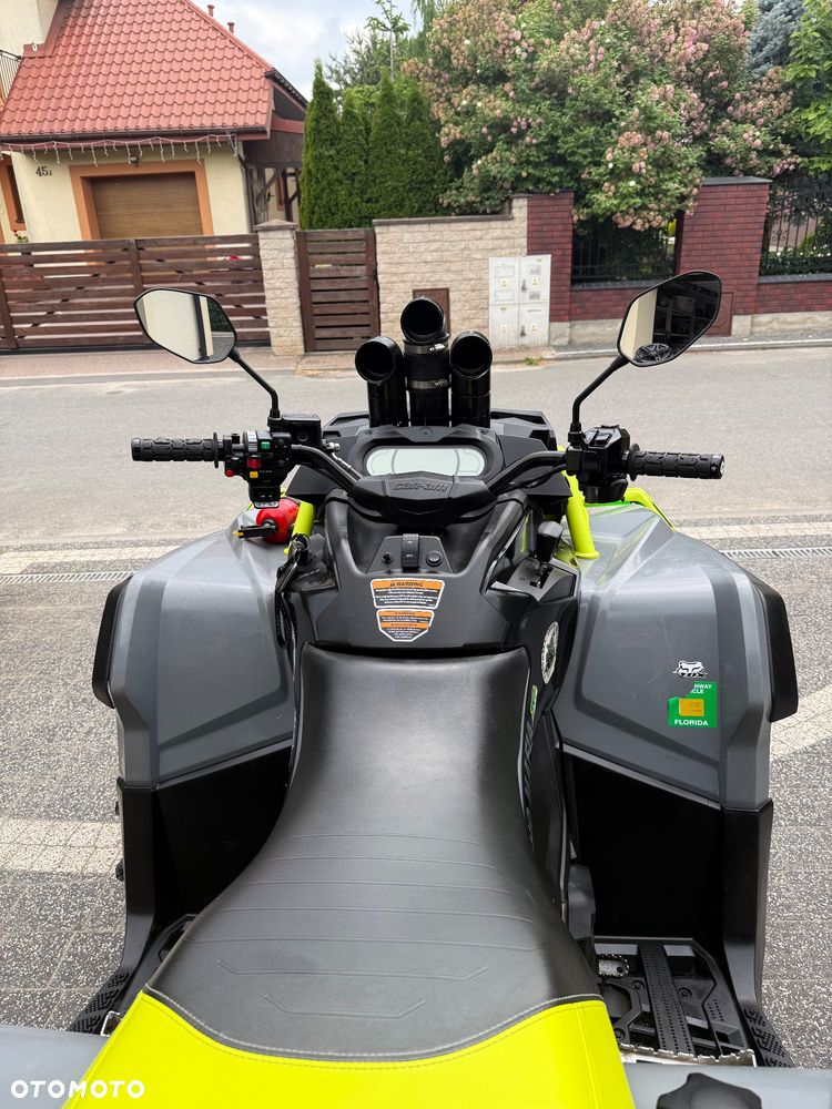 Can-Am Outlander - 10