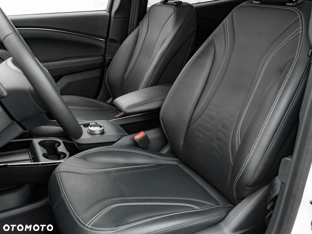 Ford Mustang Mach-E 98kWh RWD - 14