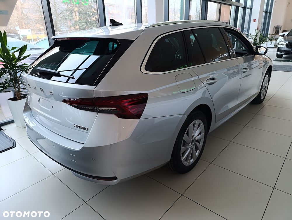 Skoda Octavia 1.5 TSI mHEV Edition 130 Selection DSG - 2