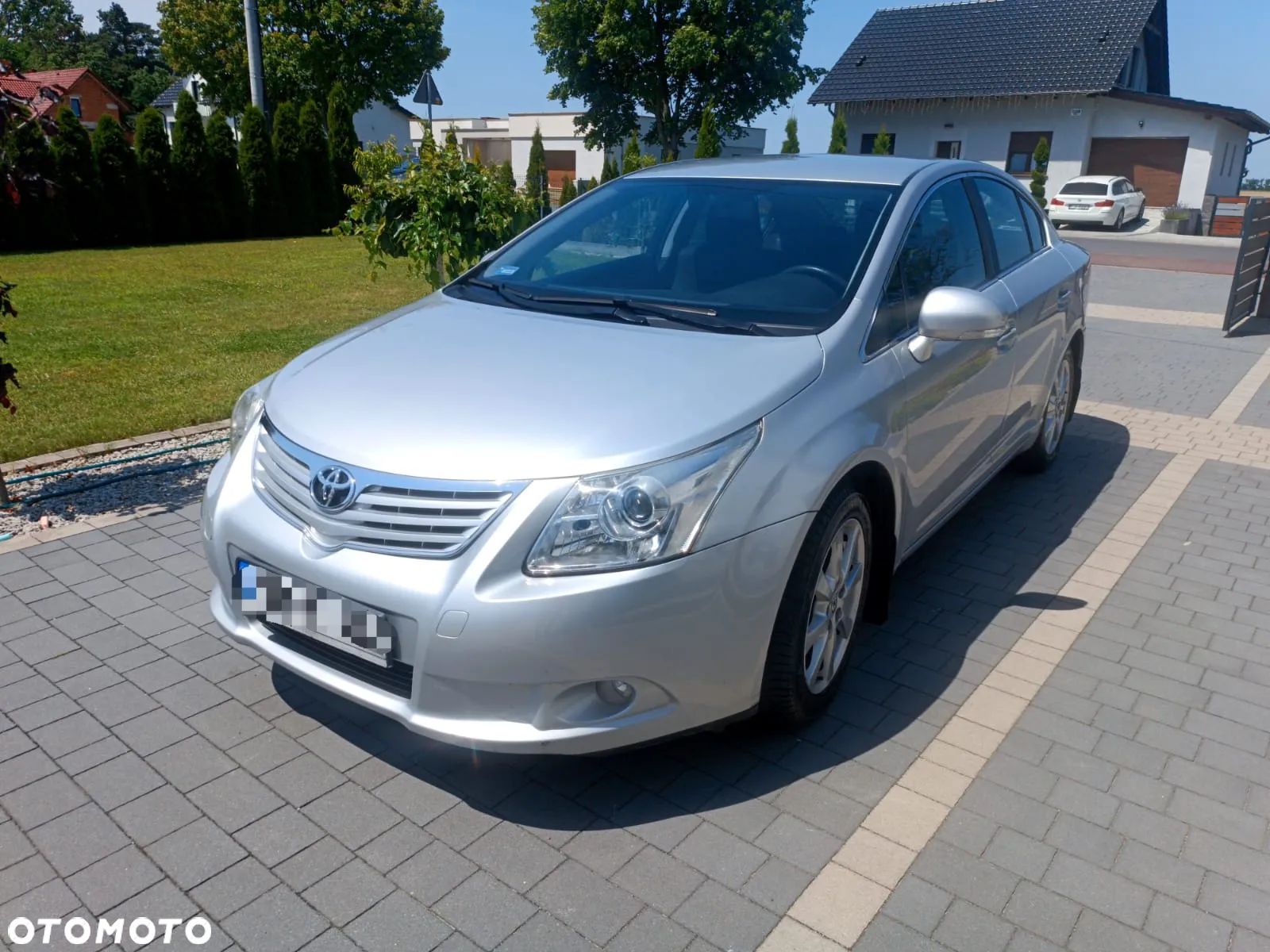 Toyota Avensis 1.6 Premium - 1