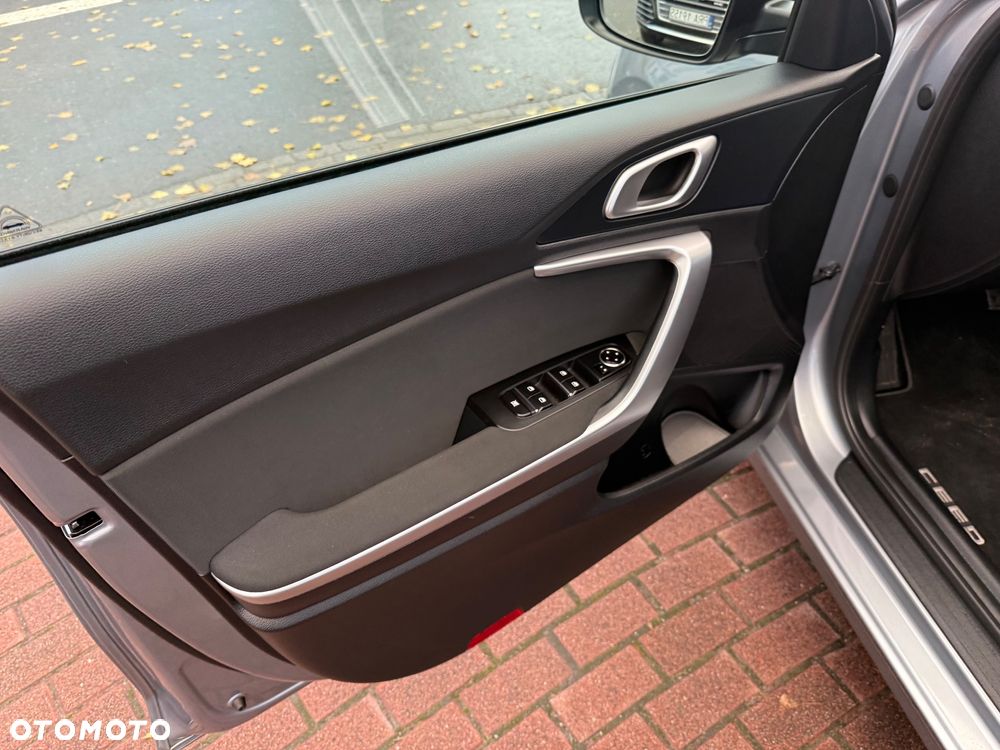 Kia Ceed 1.5 T-GDI DCT7 OPF Vision - 14