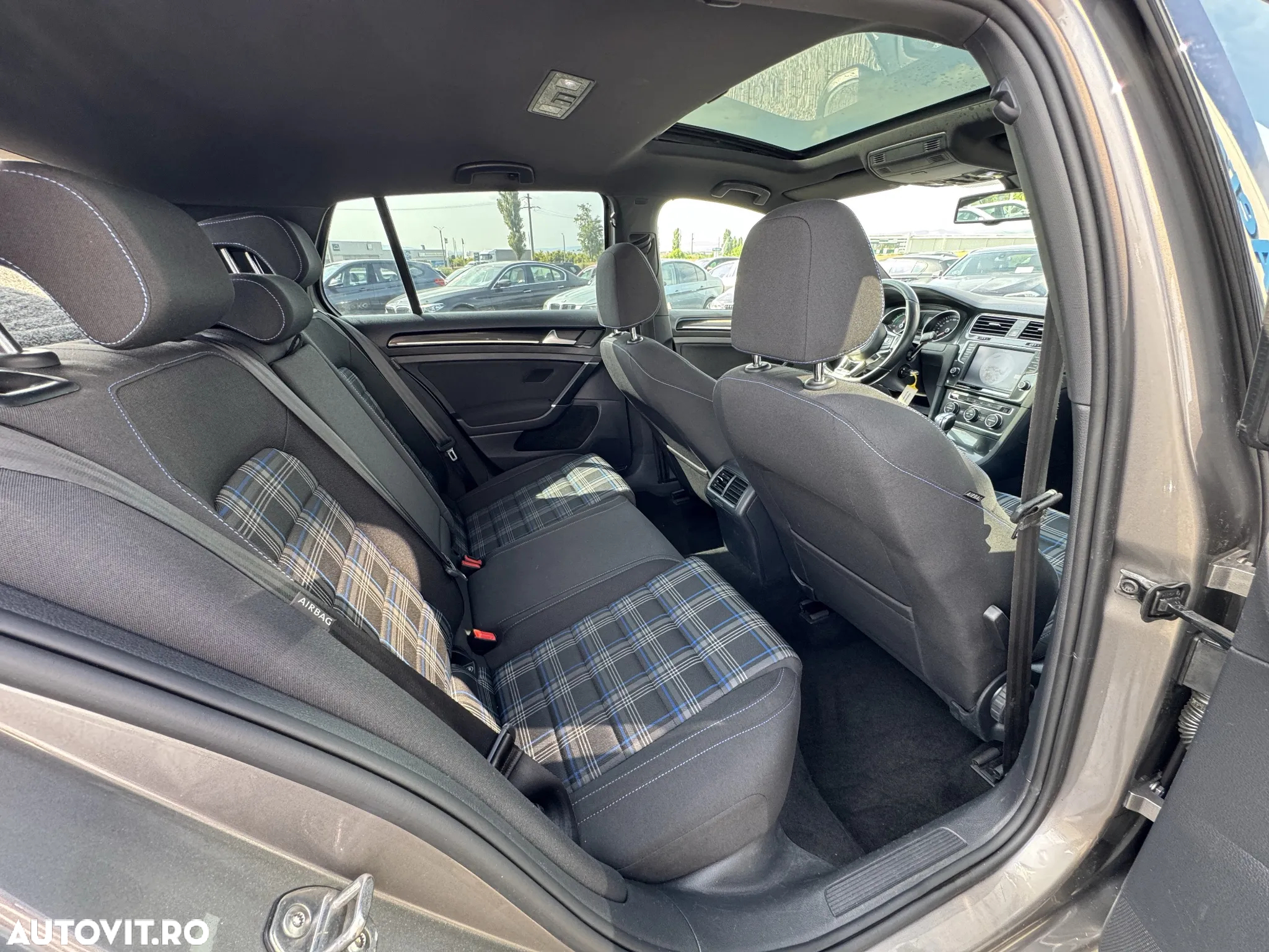 Volkswagen Golf GTE - 23