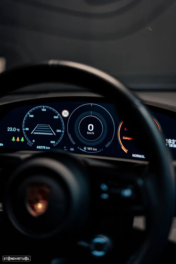 Porsche Taycan Sport Turismo - 24