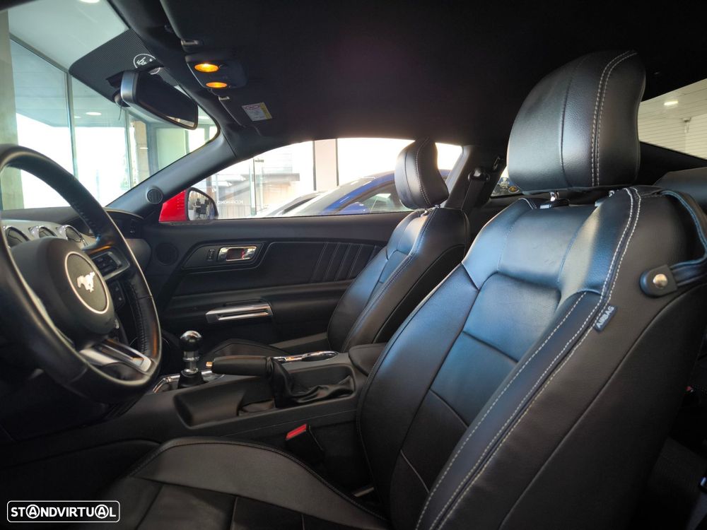 Ford Mustang 2.3i EcoBoost - 12