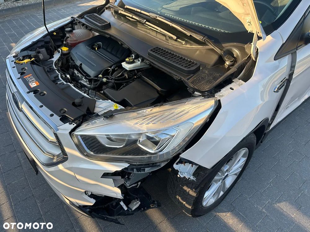 Ford Kuga 1.5 EcoBoost 4x4 Titanium - 9