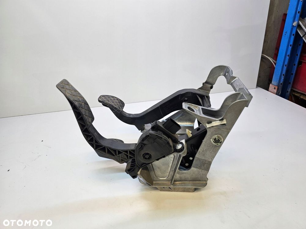 PEDAŁY STELAŻ PEDAŁÓW AUDI A4 B8 A5 8K1721117 MANUAL - 5