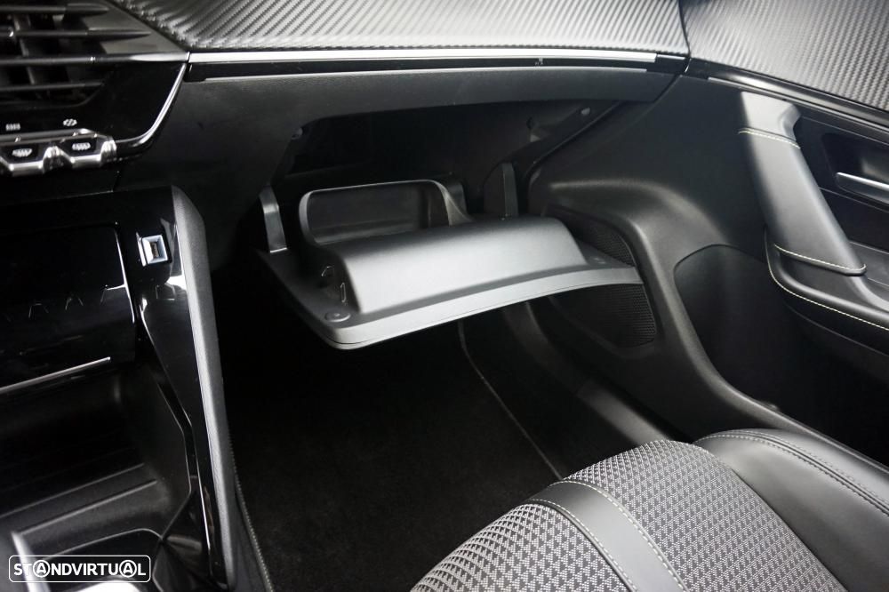 Peugeot 2008 1.2 PureTech GT Line - 24