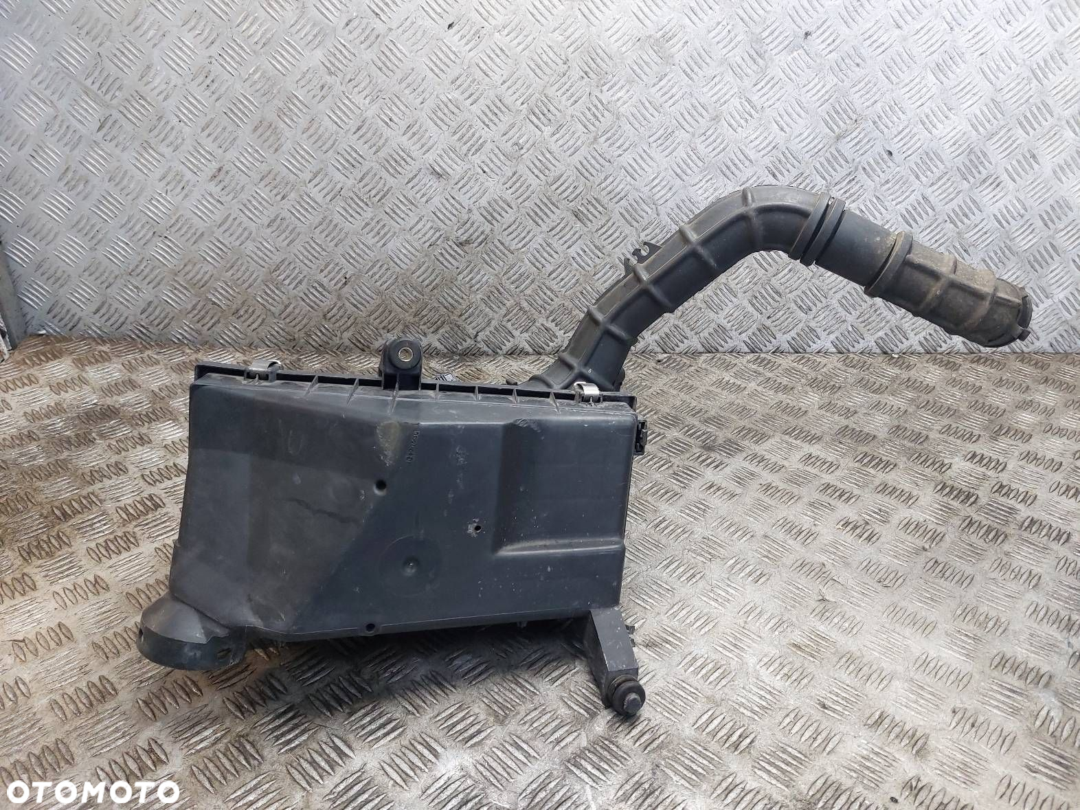 OBUDOWA PRZEPŁYWOMIERZ RURA DOLOT POWIETRZA VOLVO S40 V40 I 1.9 DI - 4