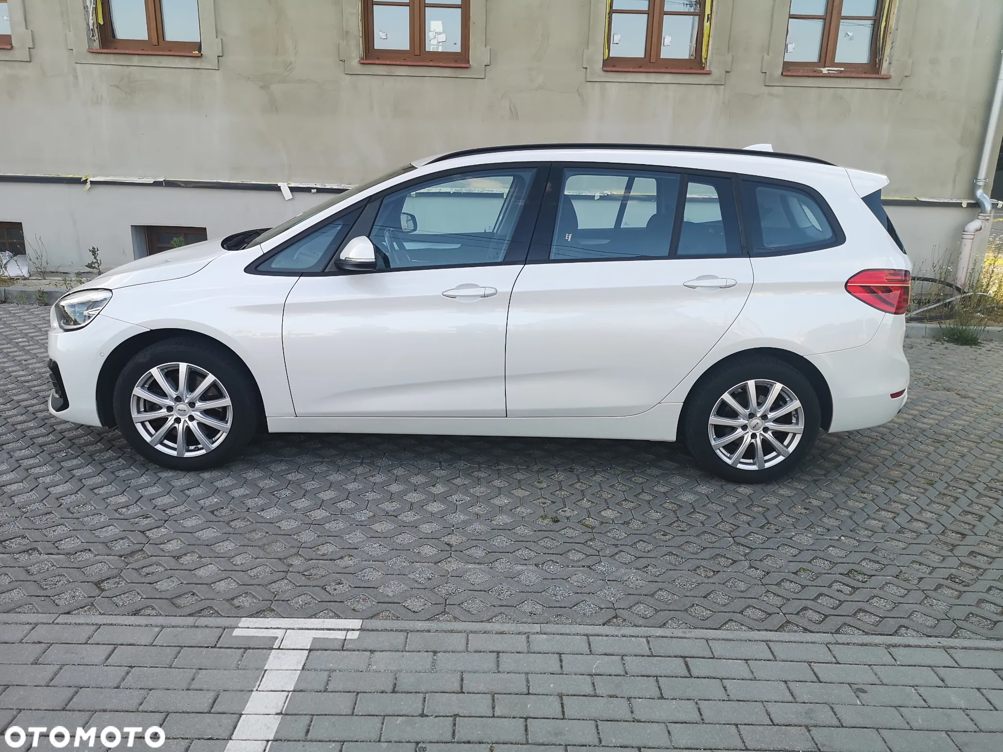 BMW Seria 2 218d xDrive Sport Line sport - 5