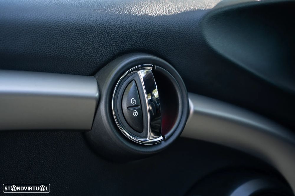 MINI 3 Portas John Cooper Works Auto Desportiva - 21
