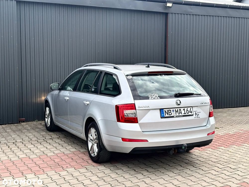 Skoda Octavia 1.6 TDI Ambiente - 10