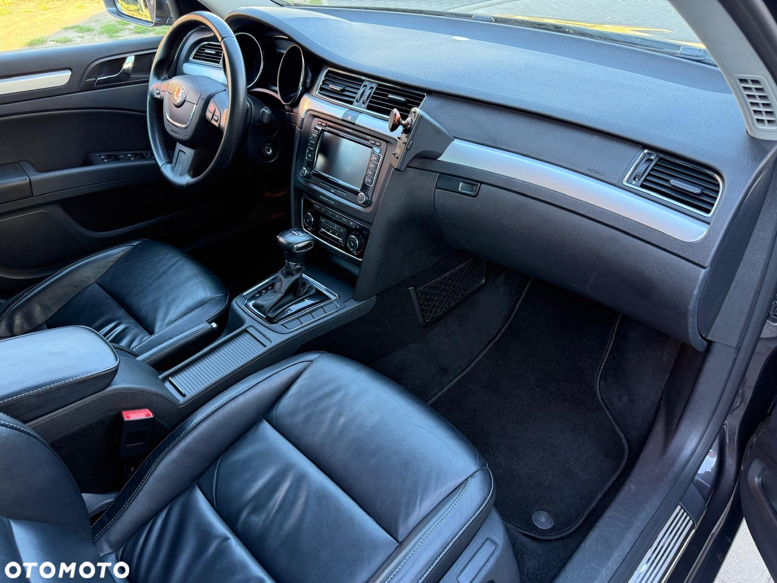 Skoda Superb 2.0 TDI DSG Elegance - 11