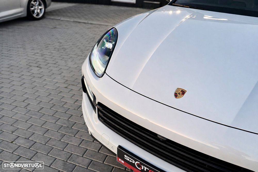 Porsche Cayenne Coupé E-Hybrid - 4