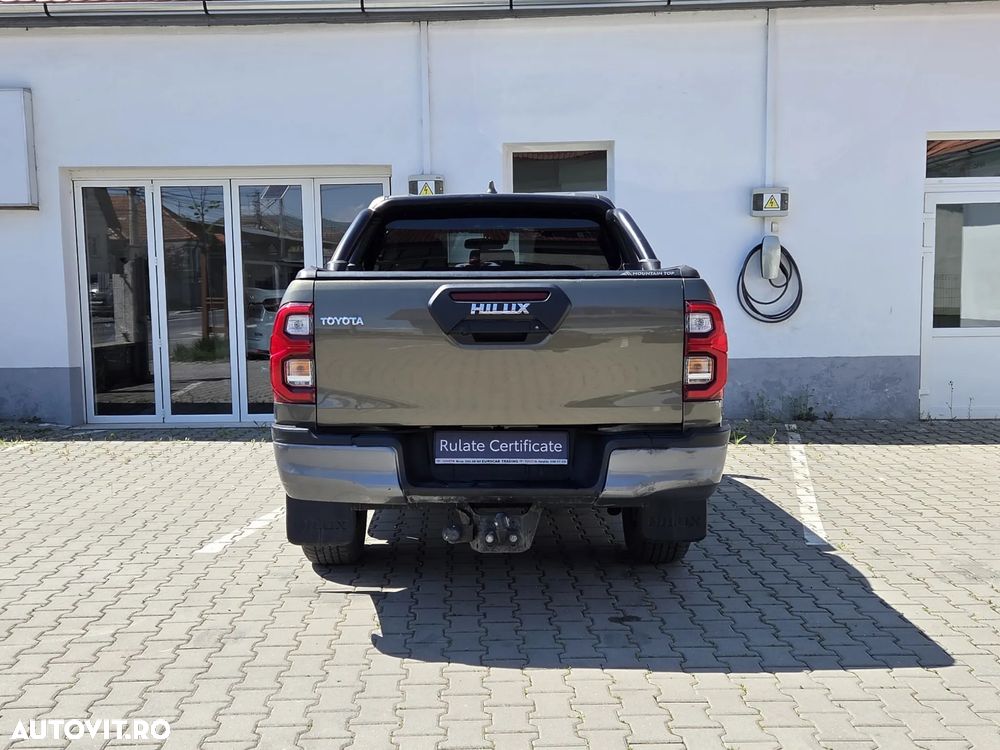 Toyota Hilux 2.8D 204CP 4x4 Double Cab AT Invincible - 6