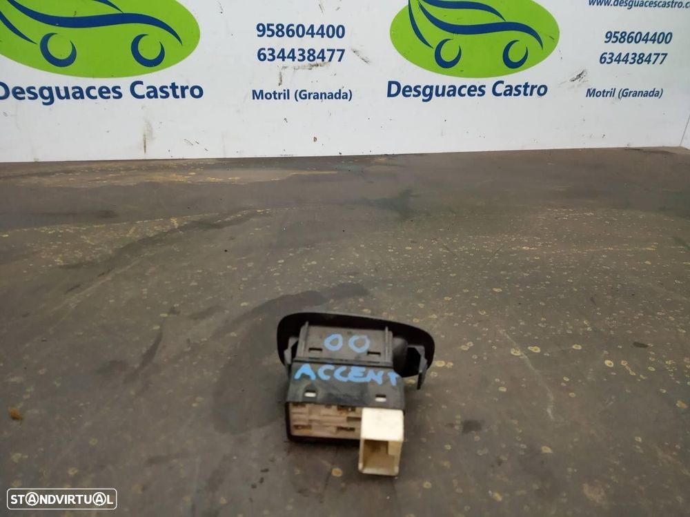 COMANDO ELEVADOR DE VIDRO TRASEIRO DIREITO HYUNDAI ACCENT II 2000 -621W04620 - 4