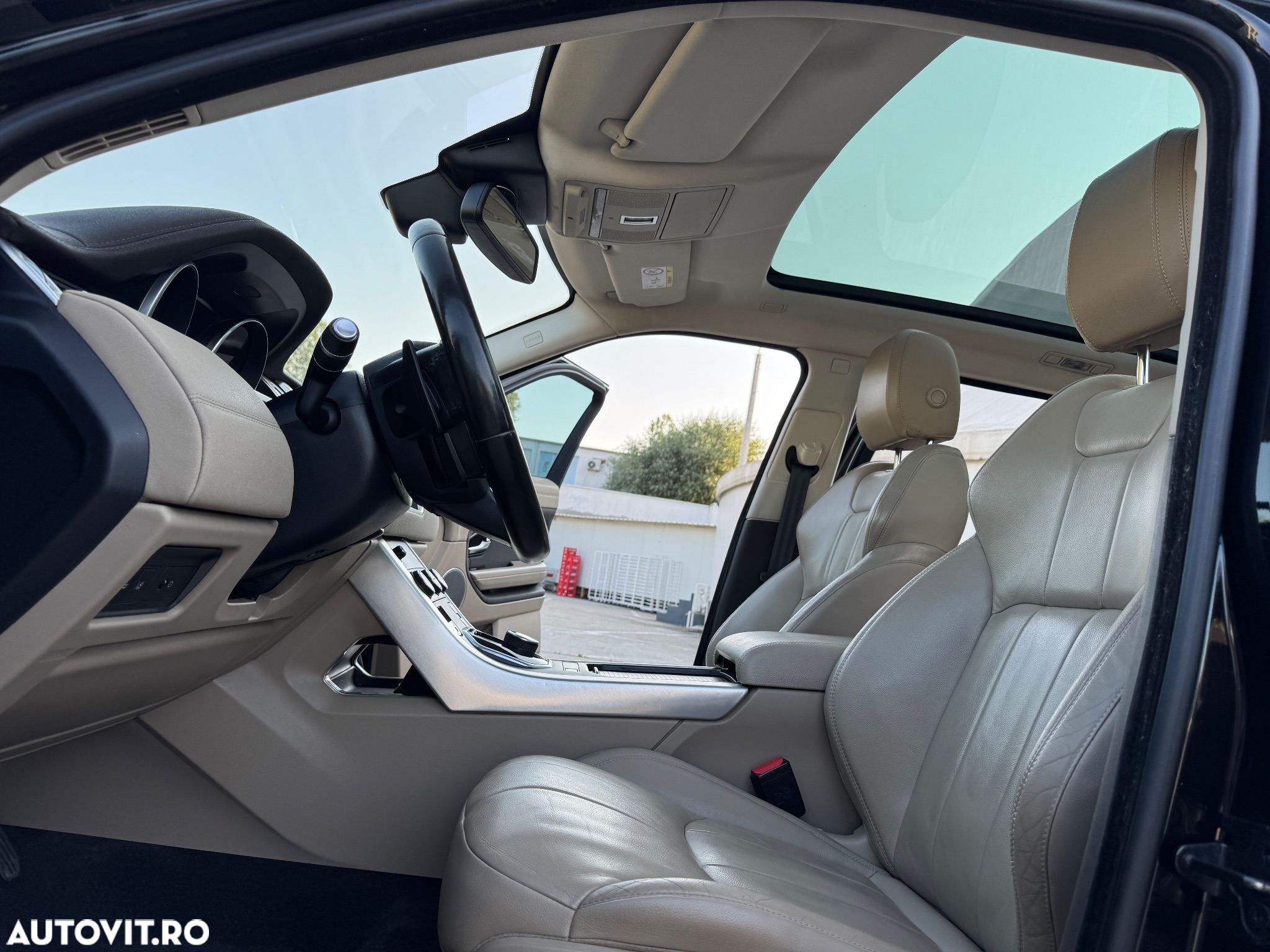Land Rover Range Rover Evoque - 31