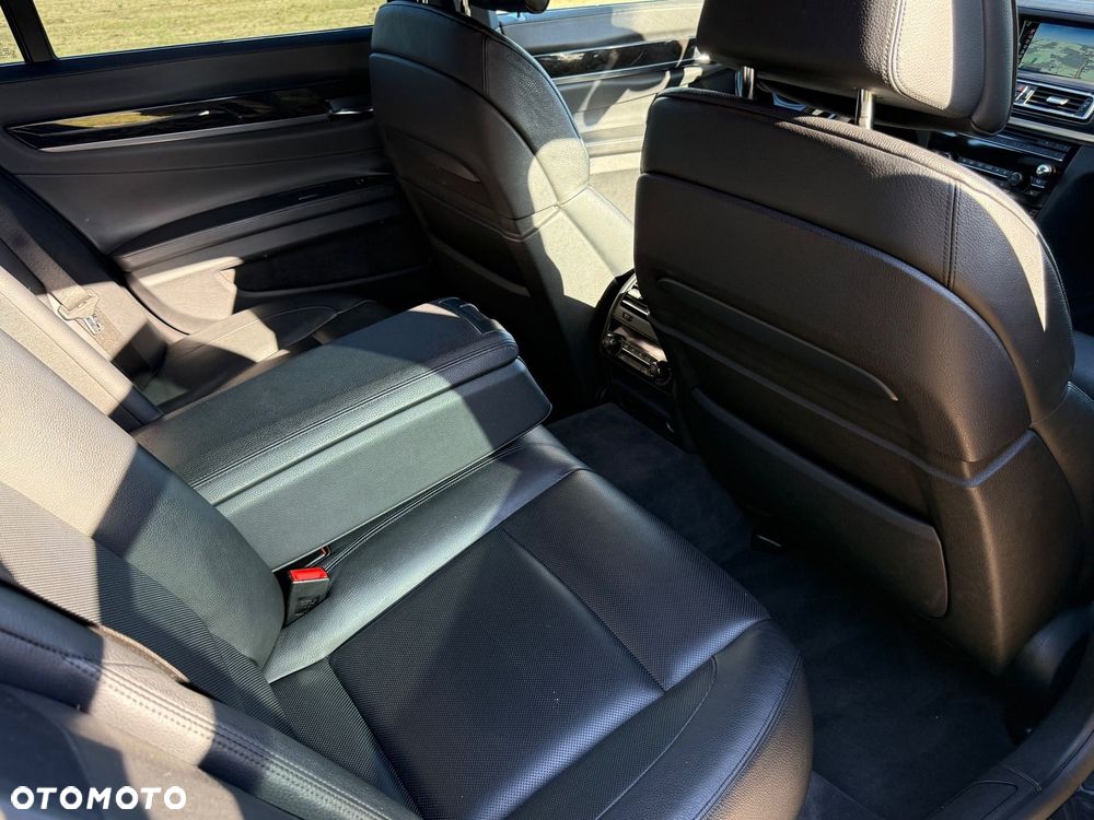 BMW Seria 7 - 15
