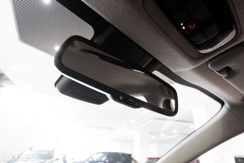 Toyota Yaris 1.5 VVT-i Luxury - 25