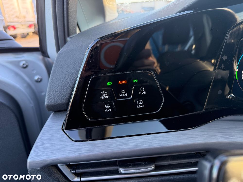 Volkswagen Golf - 20