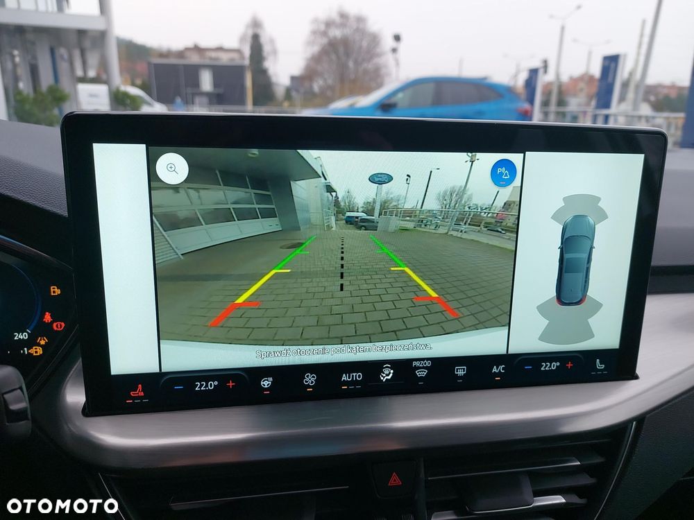 Ford Focus 1.0 EcoBoost Titanium X - 24