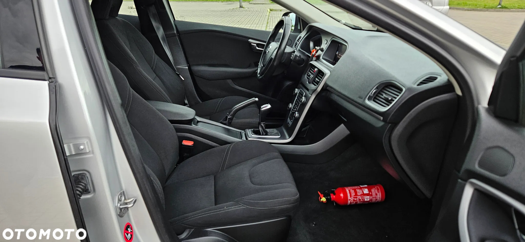 Volvo V40 D2 Drive-E Momentum - 11