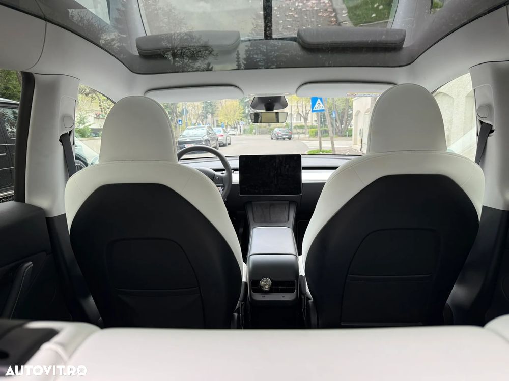 Tesla Model Y Performance - 7