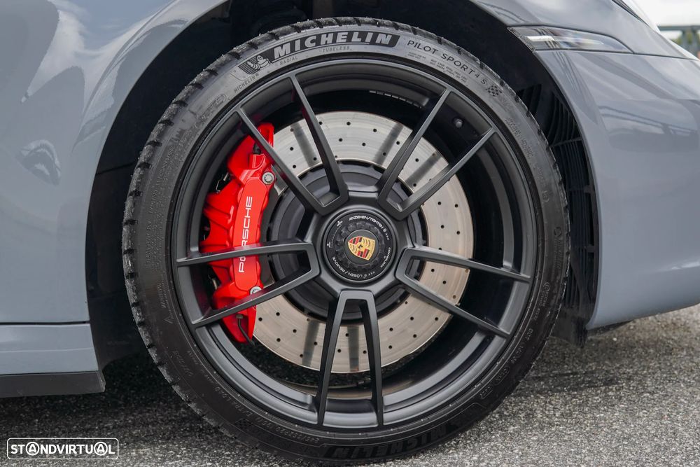 Porsche 911 (992) Carrera 4 GTS PDK - 11