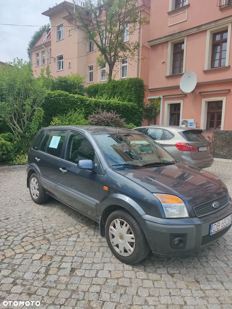 Ford Fusion - 1