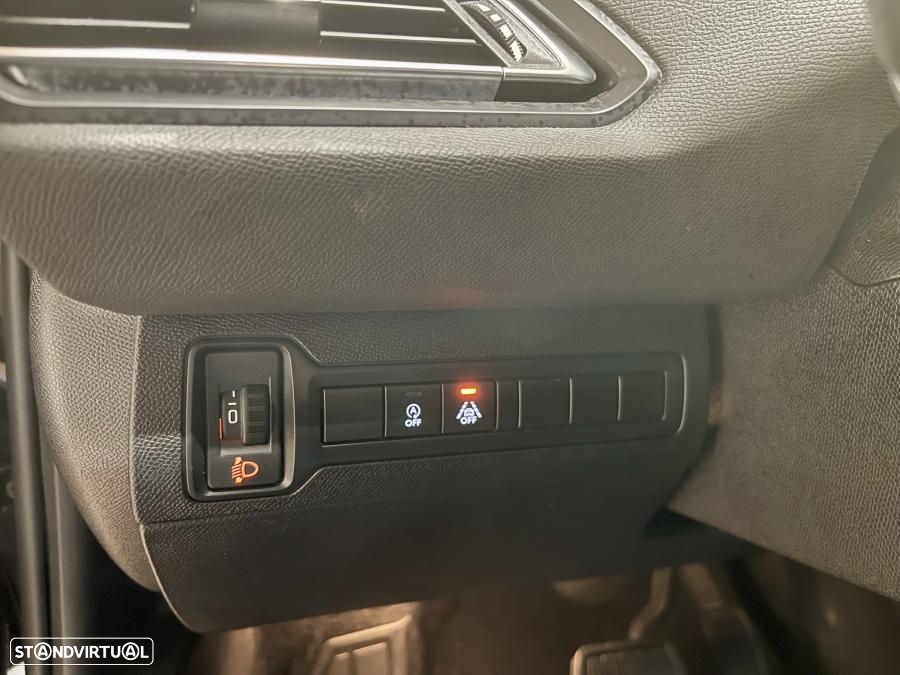 Peugeot 308 1.2 PureTech Allure Pack EAT8 - 14