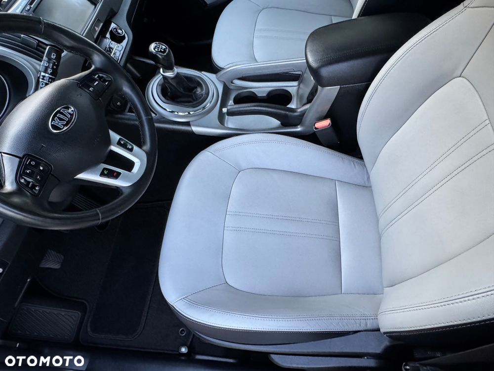 Kia Sportage - 16