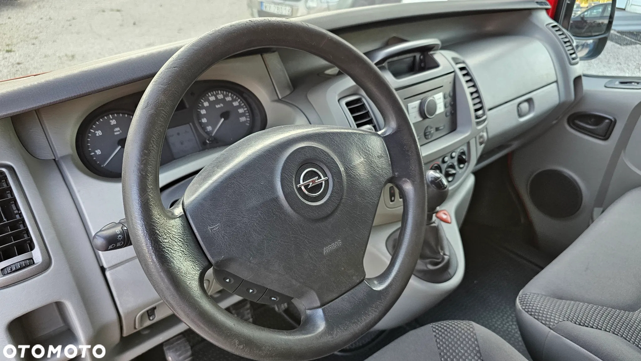 Opel Vivaro - 11