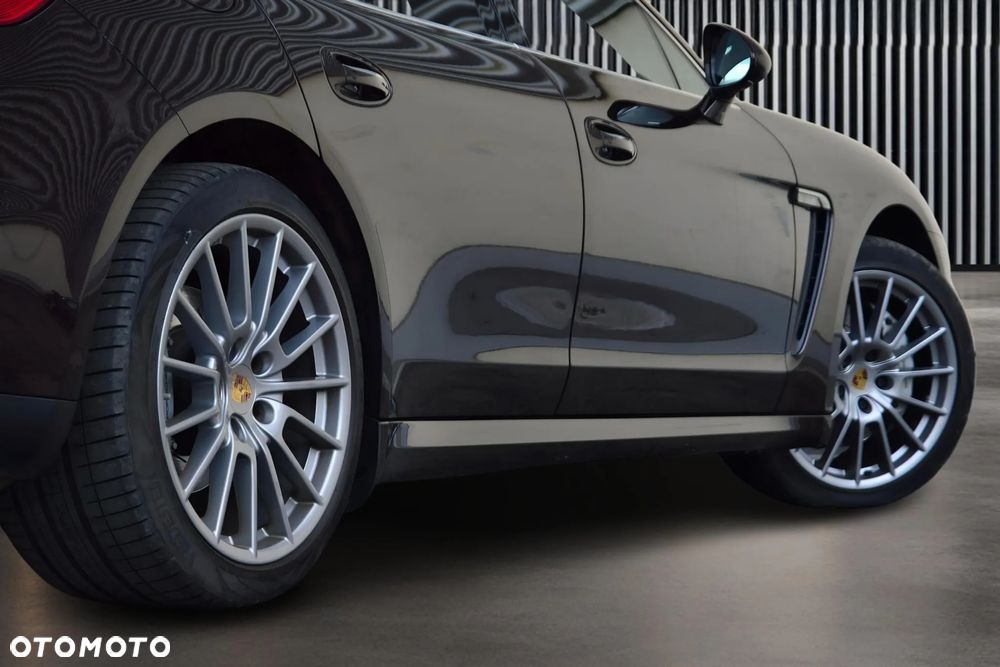 Porsche Panamera 4S - 11
