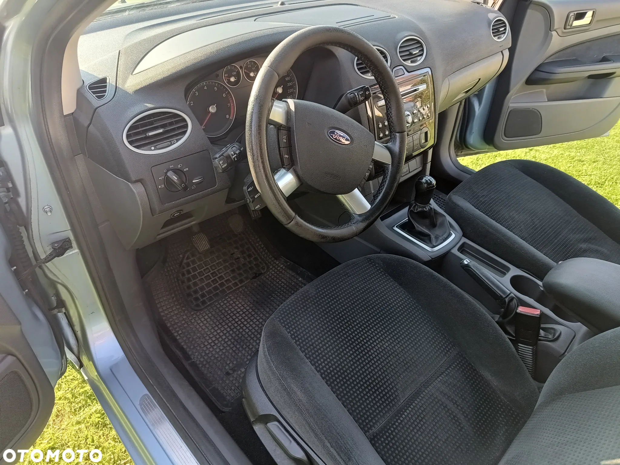 Ford Focus ver-1-6-16v-ghia - 31