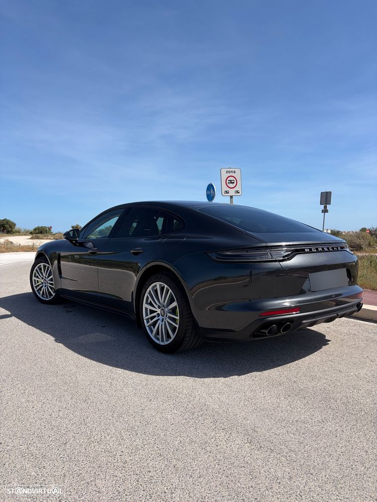 Porsche Panamera - 8