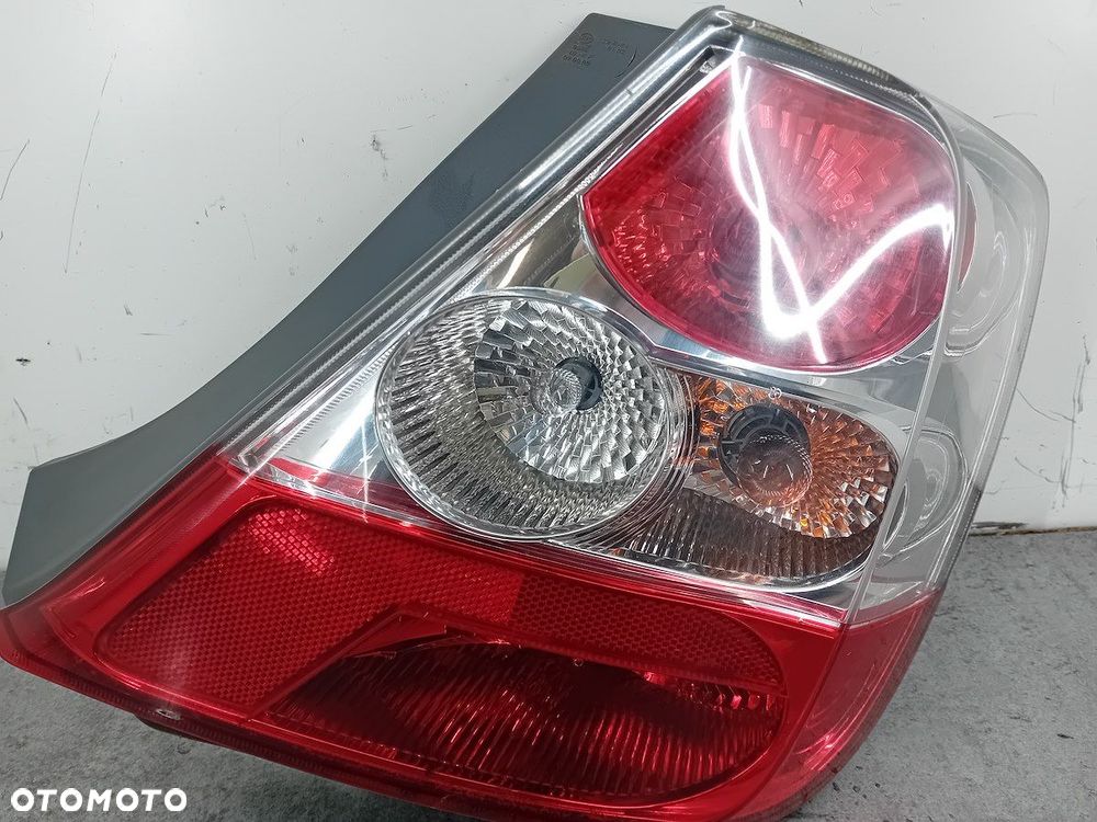 LAMPA TYLNA PRAWA HONDA CIVIC VII HATCHBACK 3 DRZWI - 3