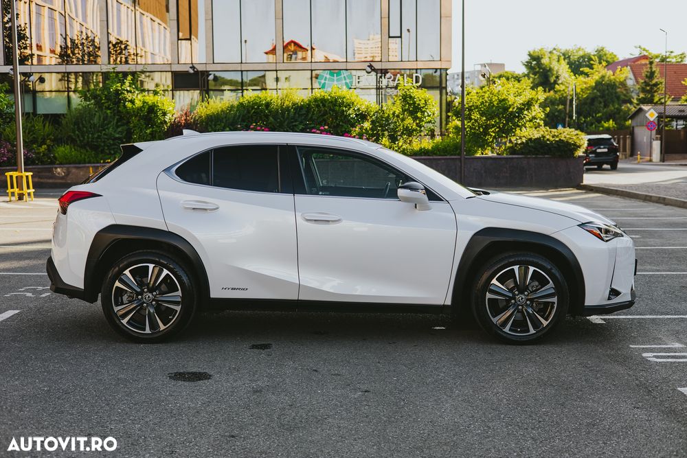 Lexus UX 200 FWD Business - 10