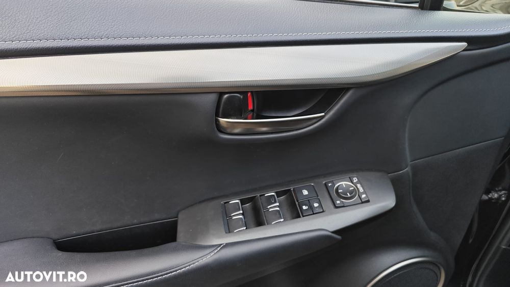 Lexus Seria NX 300h Executive Line - 24