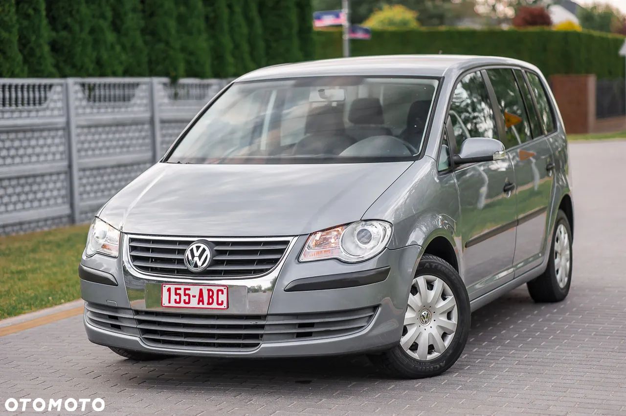 Volkswagen Touran 1.6 Conceptline - 1