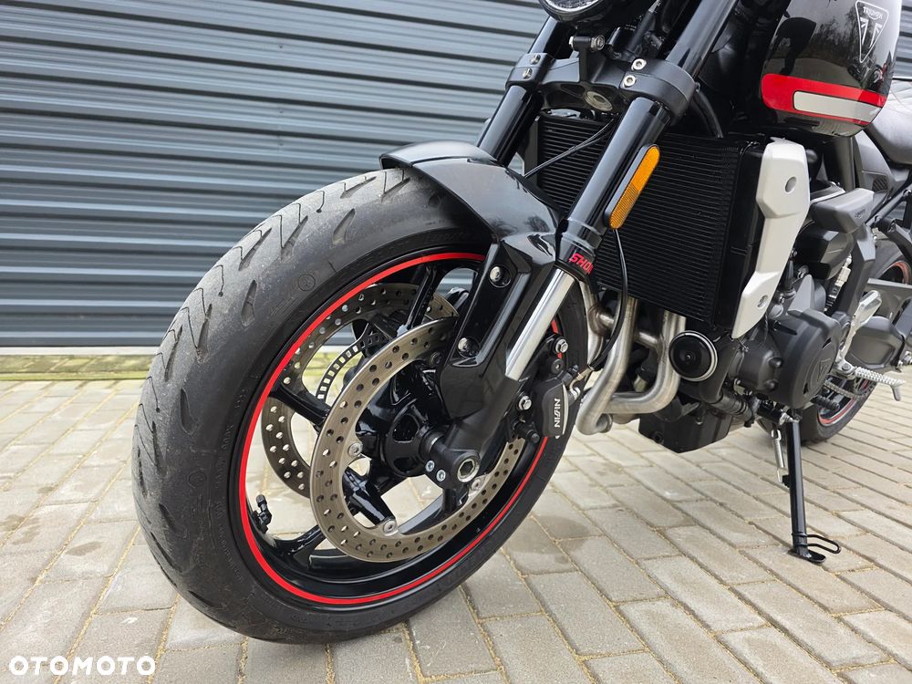 Triumph Trident - 12