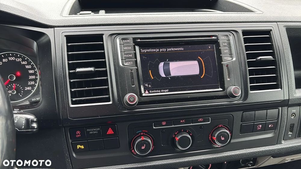 Volkswagen Transporter Kombi L1H1 DSG - 14