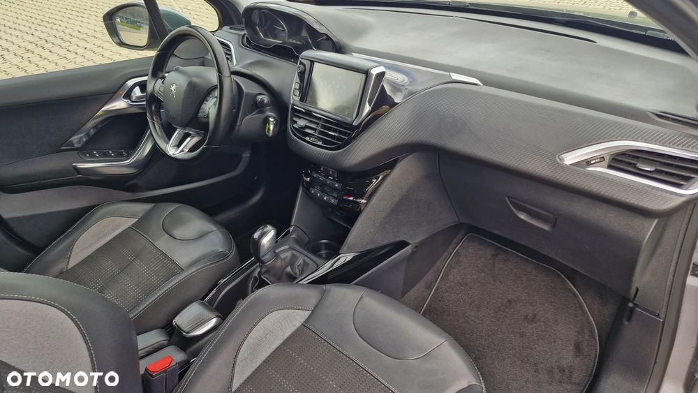 Peugeot 2008 1.6 e-HDi Allure S&S - 19