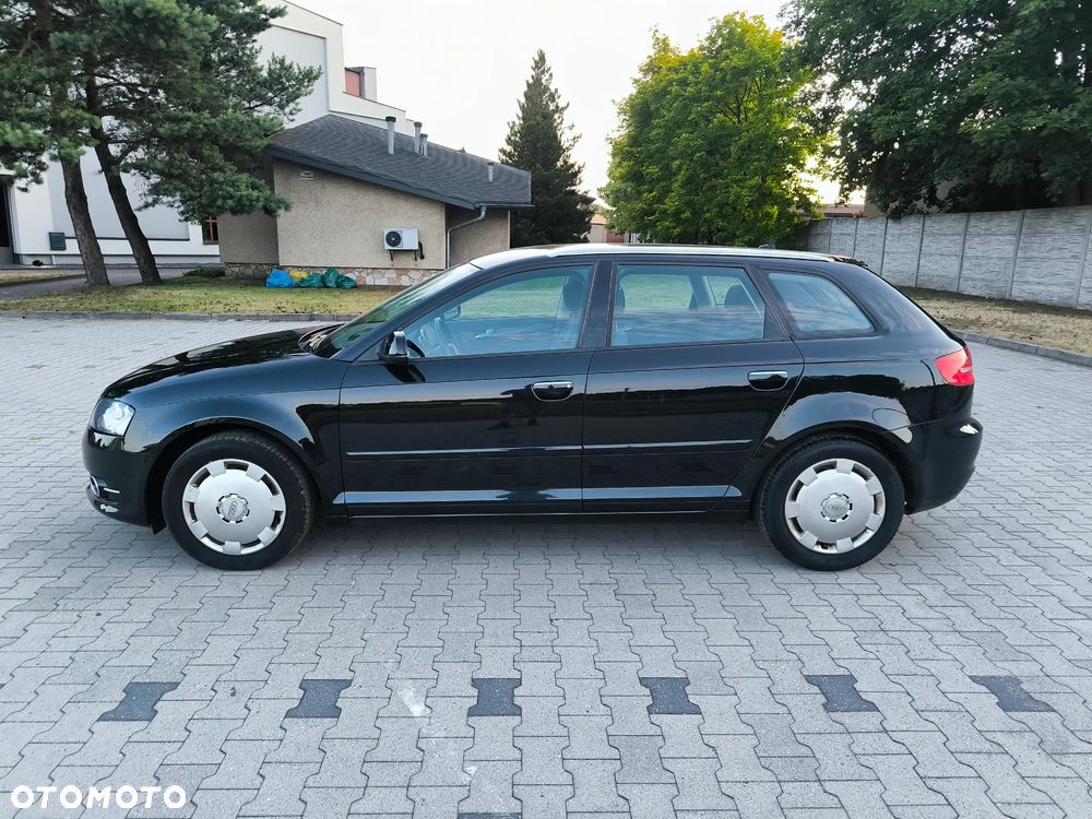 Audi A3 Sportback - 8