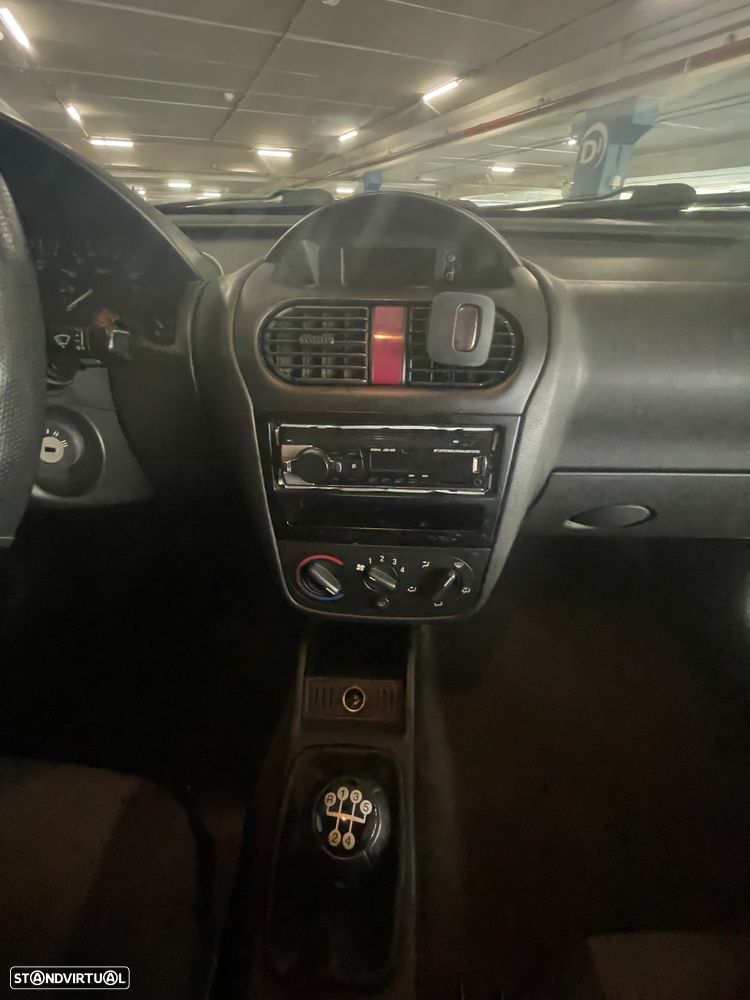 Opel Corsa C-Van - 12