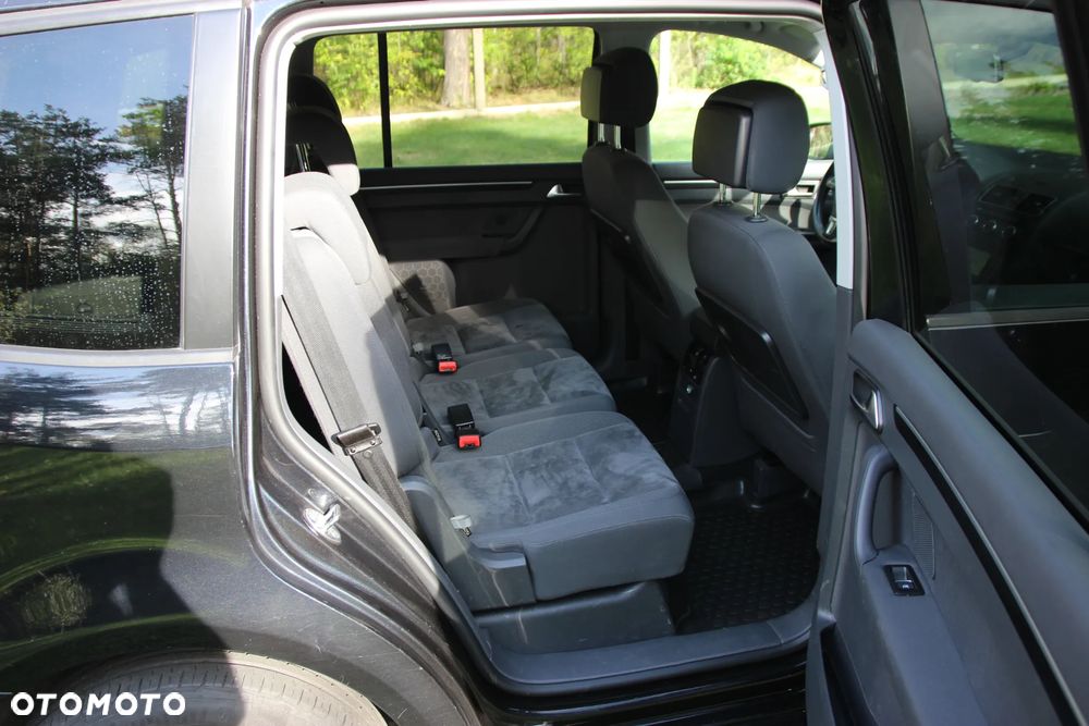 Volkswagen Touran 2.0 TDI DPF Highline DSG - 17