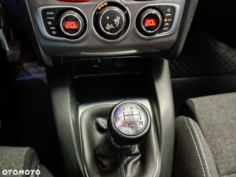 Citroën C4 1.2 PureTech Feel - 30