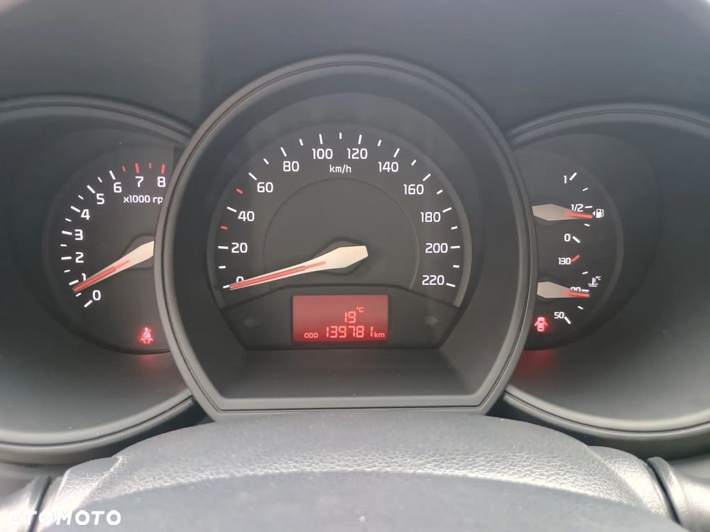 Kia Rio - 12