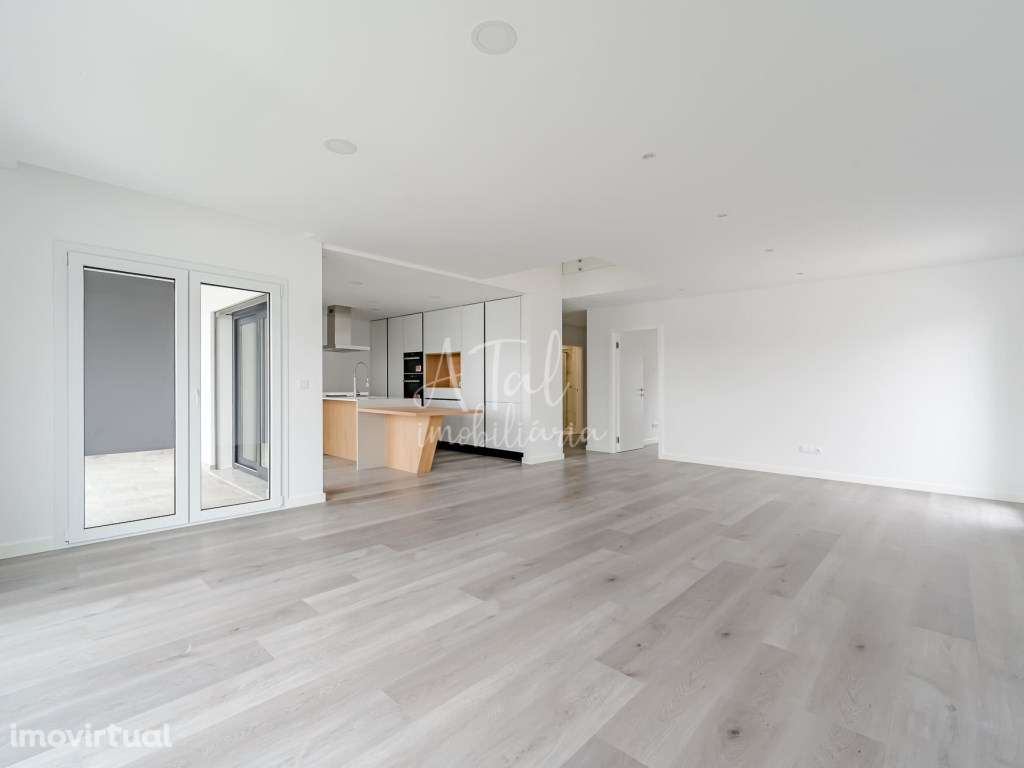 Moradia Geminada T4 Nova com Piscina - Moderna, Confortável e Bem L... - Grande imagem: 5/44