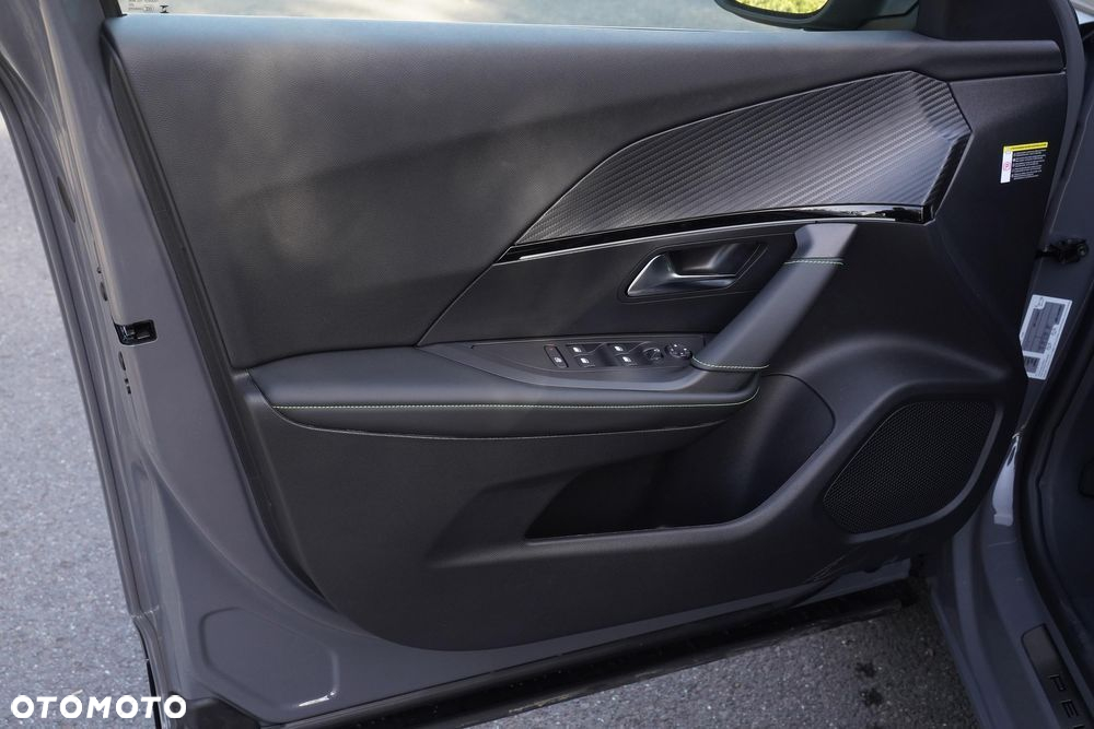 Peugeot 2008 PureTech mHEV GT e-DCS6 - 12