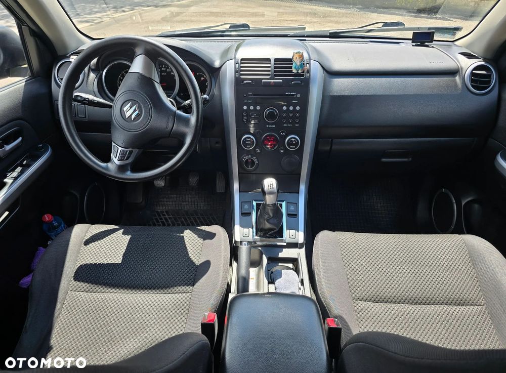 Suzuki Grand Vitara 2.0 - 8
